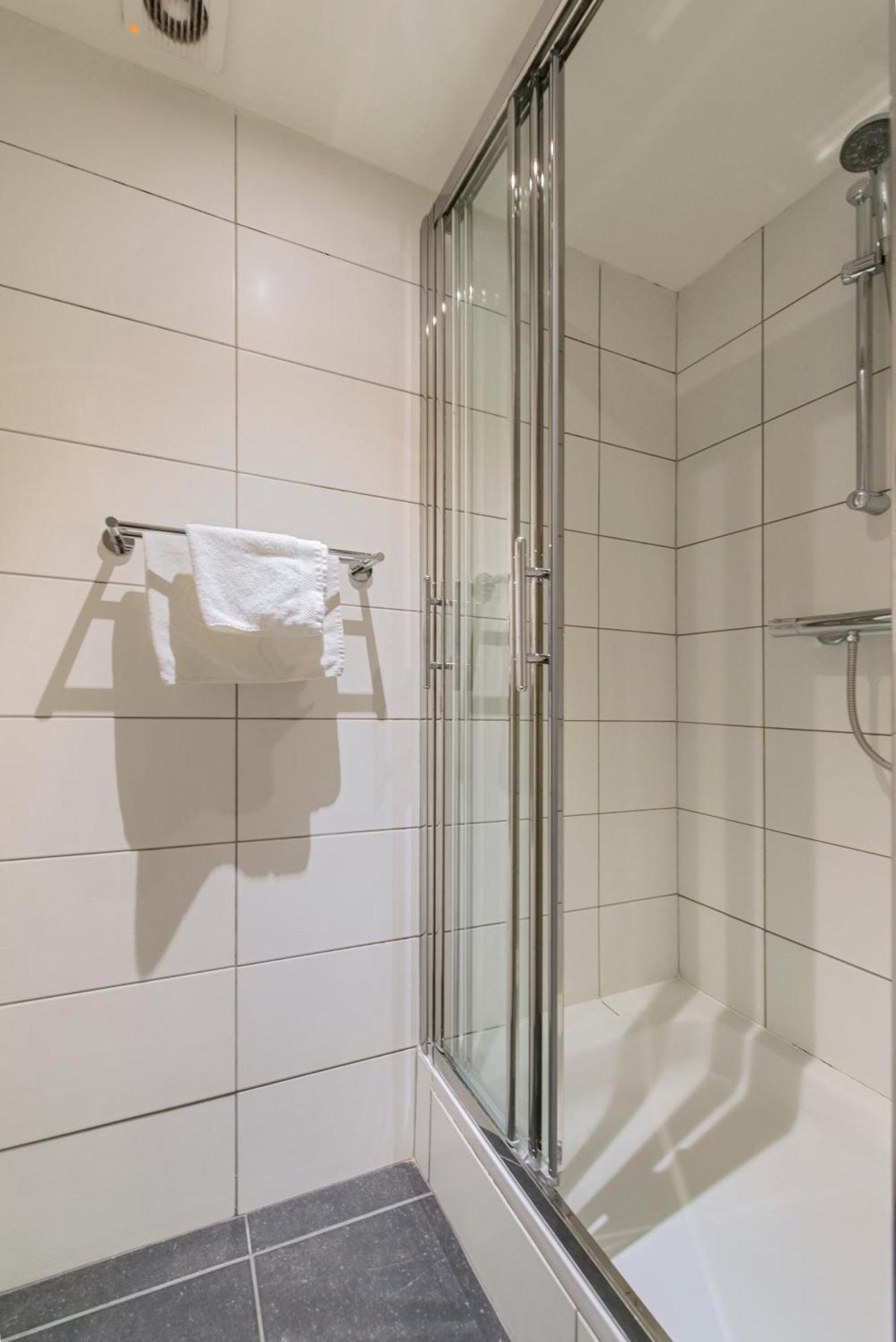 Budget Double Room with Shared Bathroom
