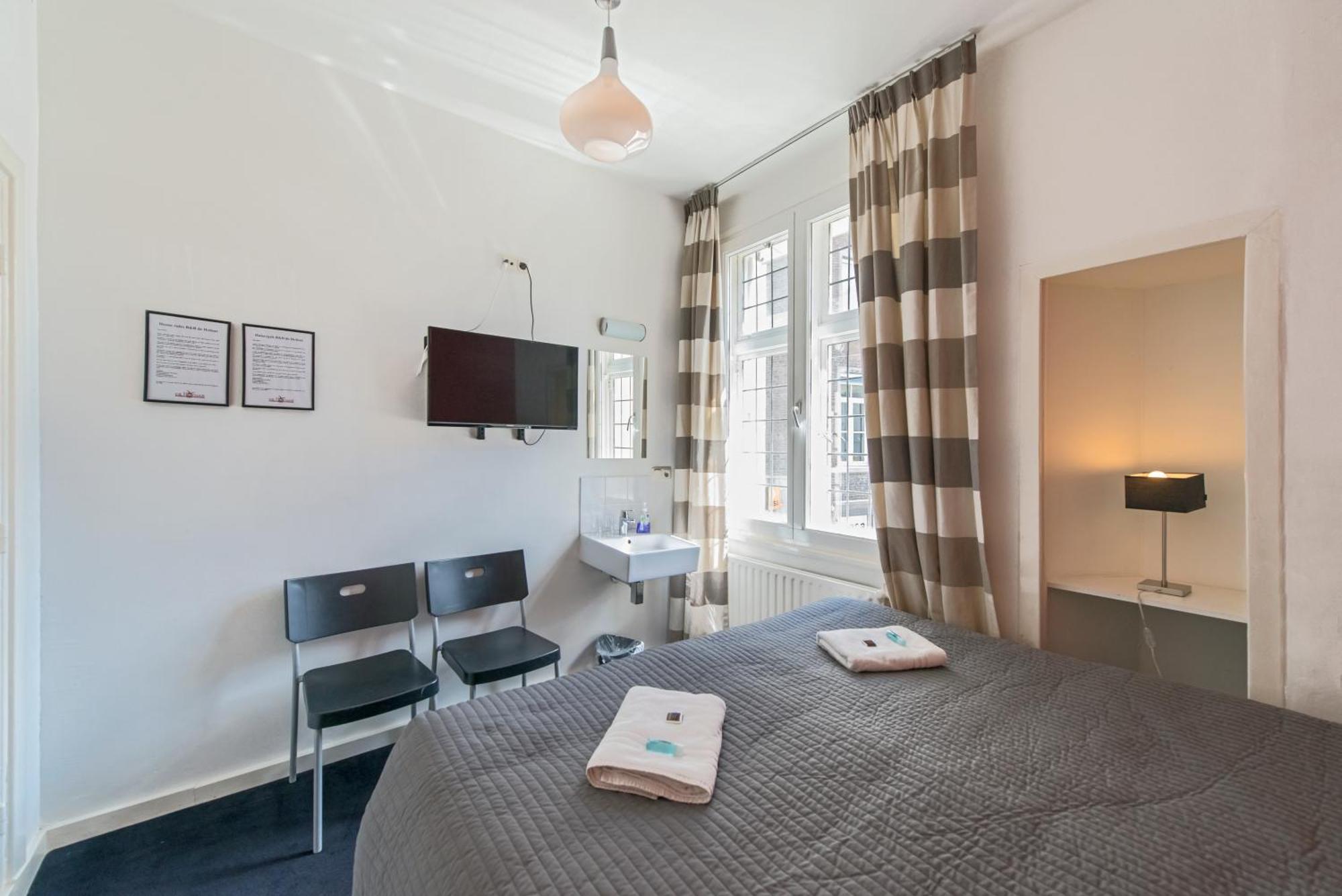 Standard Double Room with Shared Bathroom